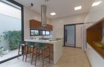 Cozinhas customizadas: como planejar, escolher materiais e garantir funcionalidade